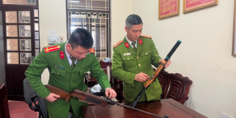 Tàng trữ, sử dụng trái phép vũ khí, người đàn ông bị xử phạt 30 triệu đồng