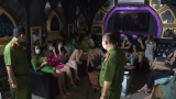 Tin tức pháp luật ngày 30/7: Chủ quán karaoke và khách bị phạt 75 triệu vì “hát chui”